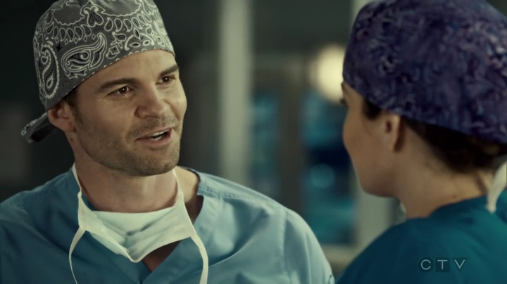 VampireDiariesWorld_dot_nl-SavingHope3x09-2035.jpg