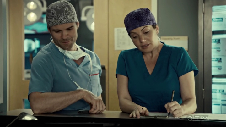 VampireDiariesWorld_dot_nl-SavingHope3x09-2043.jpg