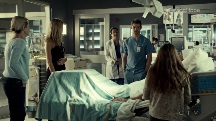 VampireDiariesWorld_dot_nl-SavingHope3x09-2069.jpg