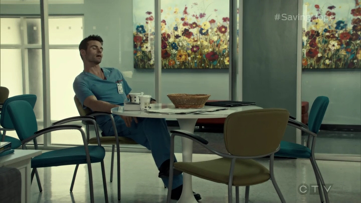 VampireDiariesWorld_dot_nl-SavingHope3x09-2102.jpg