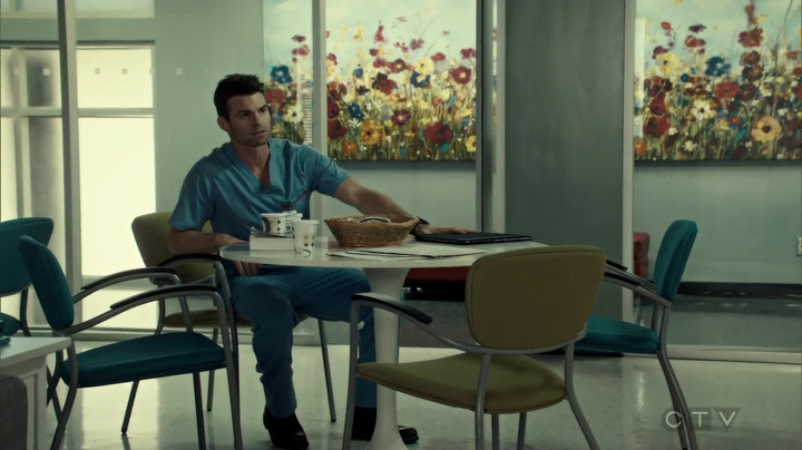 VampireDiariesWorld_dot_nl-SavingHope3x09-2132.jpg