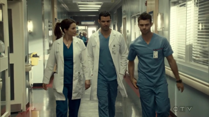 VampireDiariesWorld_dot_nl-SavingHope3x09-255.jpg