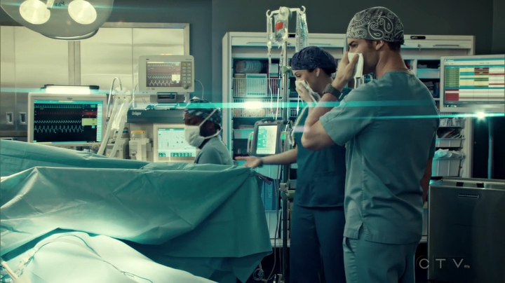 VampireDiariesWorld_dot_nl-SavingHope3x09-617.jpg