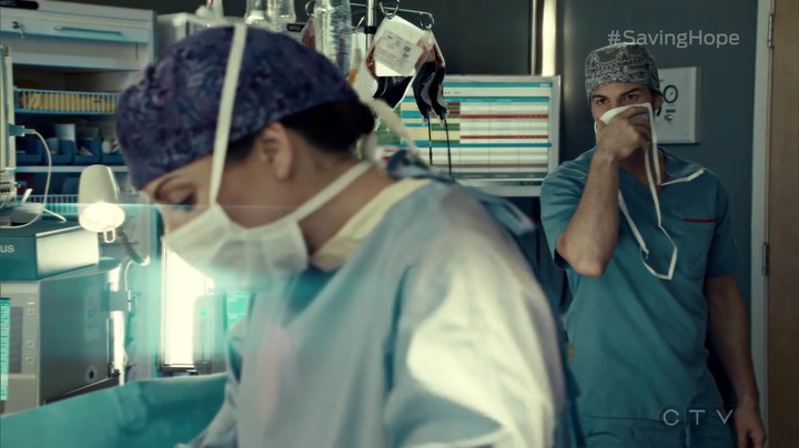 VampireDiariesWorld_dot_nl-SavingHope3x09-829.jpg