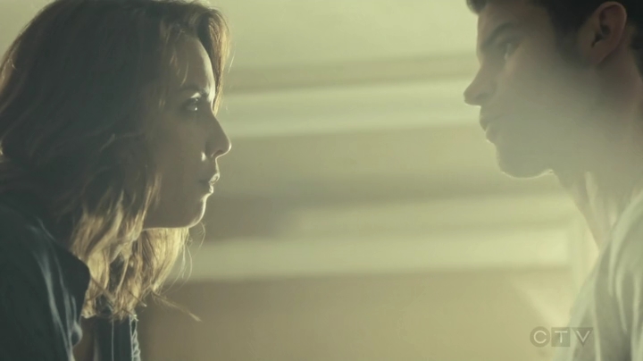 VampireDiariesWorld_dot_nl-SavingHope3x10-1204.jpg