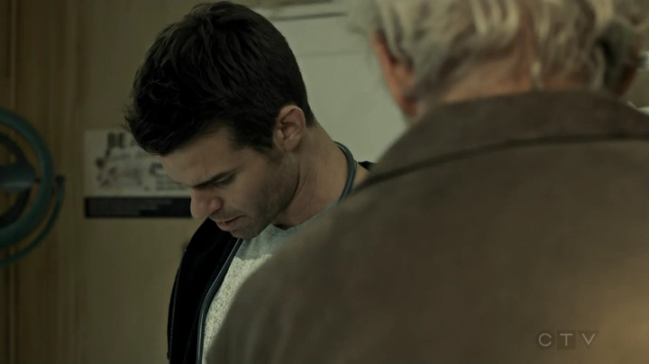 VampireDiariesWorld_dot_nl-SavingHope3x10-147.jpg