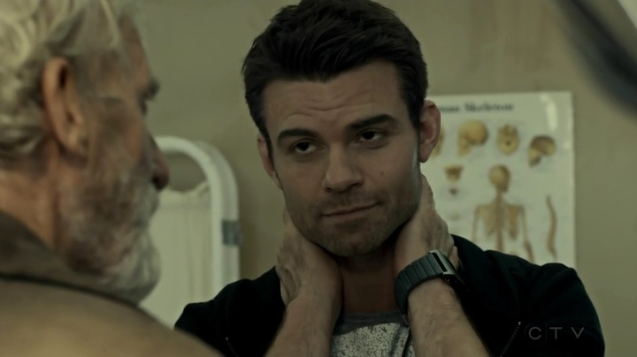 VampireDiariesWorld_dot_nl-SavingHope3x10-162.jpg
