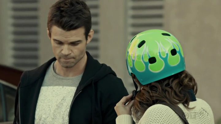 VampireDiariesWorld_dot_nl-SavingHope3x10-1842.jpg VampireDiariesWorld_dot_nl-SavingHope3x10-1842.jpg