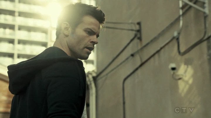 VampireDiariesWorld_dot_nl-SavingHope3x10-1875.jpg