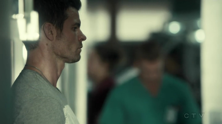 VampireDiariesWorld_dot_nl-SavingHope3x10-2080.jpg