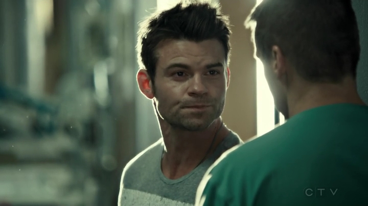 VampireDiariesWorld_dot_nl-SavingHope3x10-2104.jpg