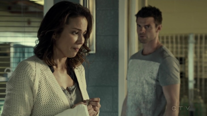 VampireDiariesWorld_dot_nl-SavingHope3x10-2298.jpg