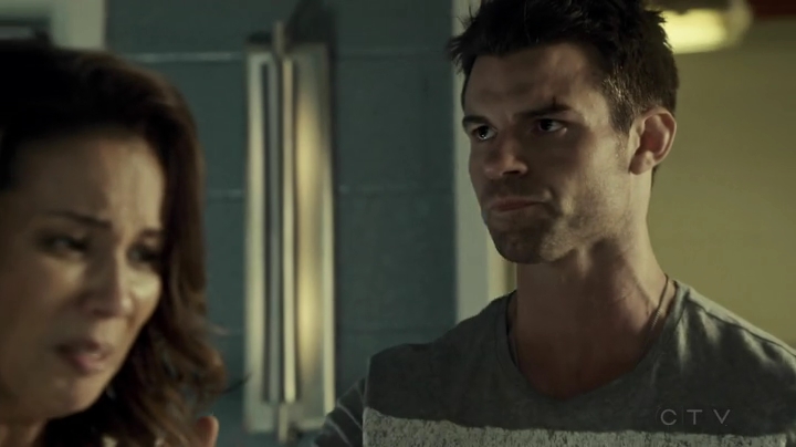 VampireDiariesWorld_dot_nl-SavingHope3x10-2316.jpg