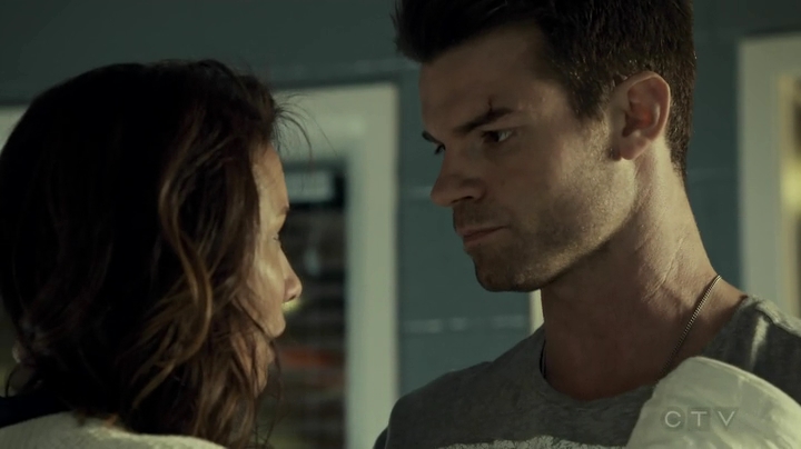 VampireDiariesWorld_dot_nl-SavingHope3x10-2339.jpg VampireDiariesWorld_dot_nl-SavingHope3x10-2339.jpg