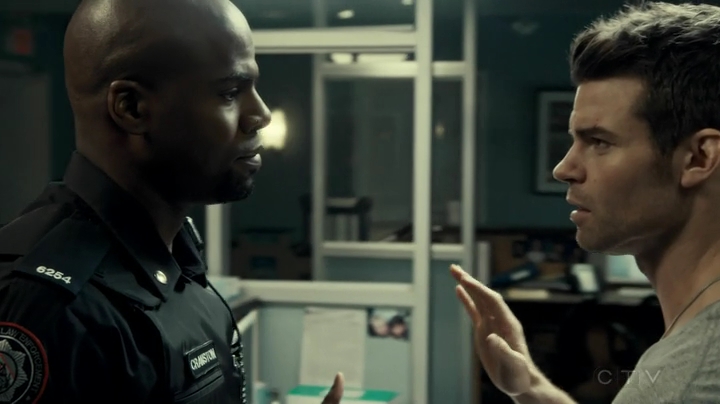VampireDiariesWorld_dot_nl-SavingHope3x10-2377.jpg