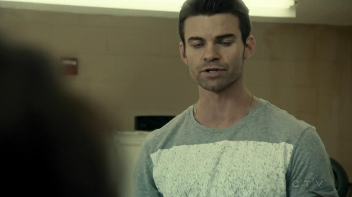VampireDiariesWorld_dot_nl-SavingHope3x10-560.jpg