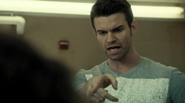 VampireDiariesWorld_dot_nl-SavingHope3x10-566.jpg