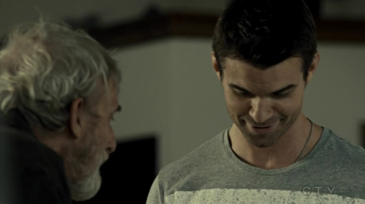 VampireDiariesWorld_dot_nl-SavingHope3x10-789.jpg