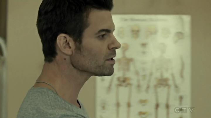 VampireDiariesWorld_dot_nl-SavingHope3x10-819.jpg