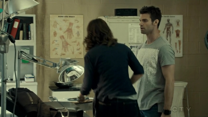 VampireDiariesWorld_dot_nl-SavingHope3x10-825.jpg