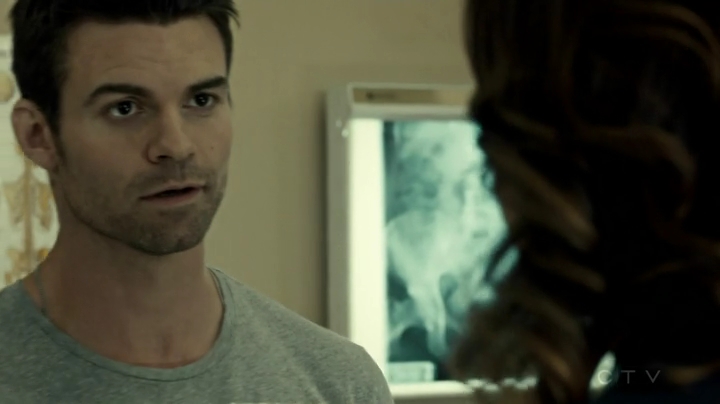 VampireDiariesWorld_dot_nl-SavingHope3x10-829.jpg VampireDiariesWorld_dot_nl-SavingHope3x10-829.jpg