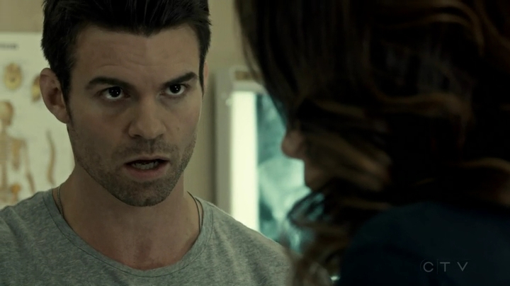 VampireDiariesWorld_dot_nl-SavingHope3x10-838.jpg