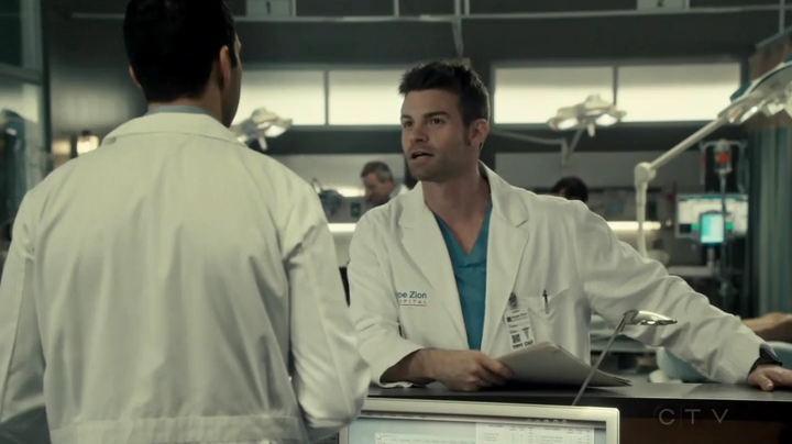 VampireDiariesWorld_dot_nl-SavingHope3x12-1024.jpg