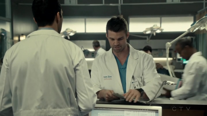 VampireDiariesWorld_dot_nl-SavingHope3x12-1025.jpg