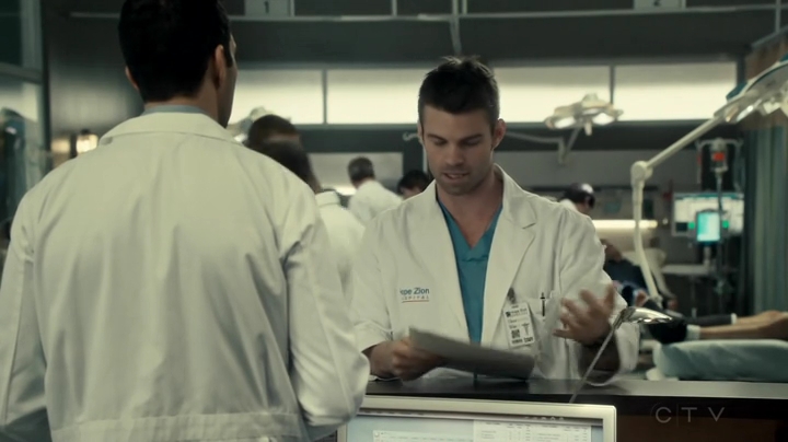 VampireDiariesWorld_dot_nl-SavingHope3x12-1026.jpg