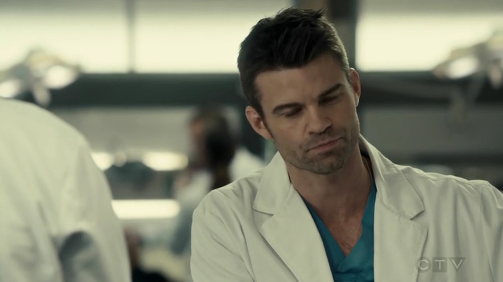 VampireDiariesWorld_dot_nl-SavingHope3x12-1037.jpg