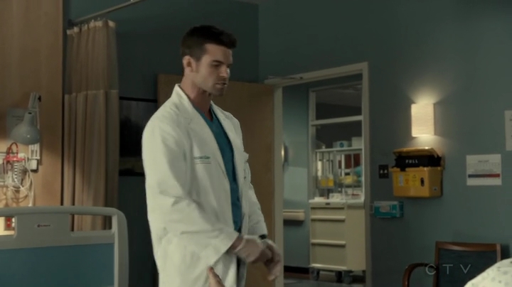 VampireDiariesWorld_dot_nl-SavingHope3x12-1439.jpg