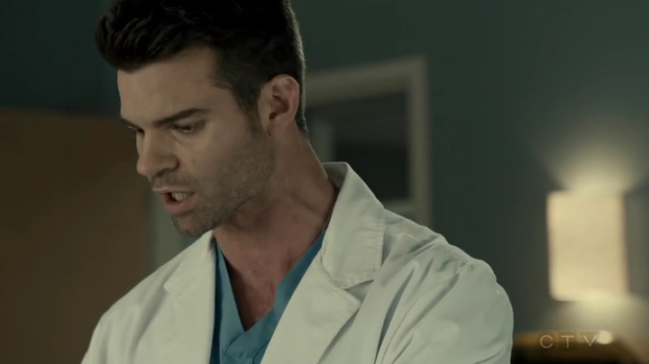 VampireDiariesWorld_dot_nl-SavingHope3x12-1452.jpg