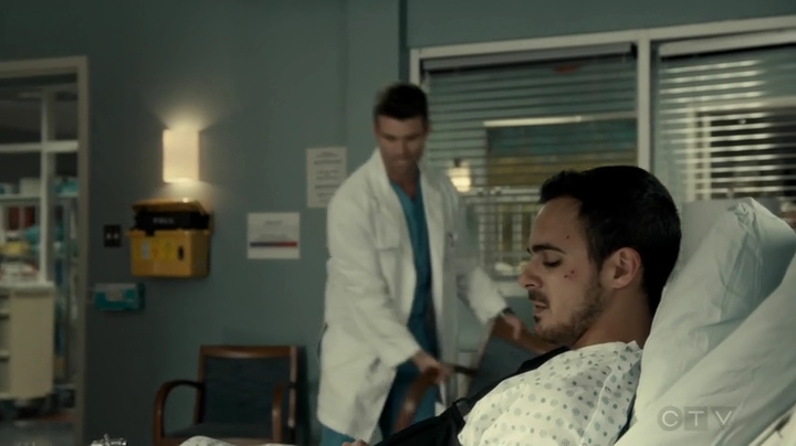 VampireDiariesWorld_dot_nl-SavingHope3x12-1480.jpg