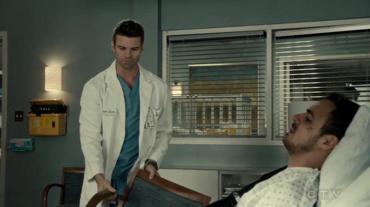 VampireDiariesWorld_dot_nl-SavingHope3x12-1483.jpg
