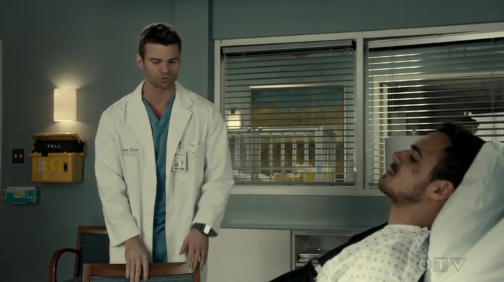 VampireDiariesWorld_dot_nl-SavingHope3x12-1485.jpg