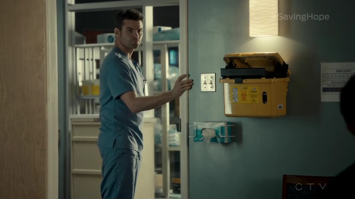 VampireDiariesWorld_dot_nl-SavingHope3x12-2085.jpg