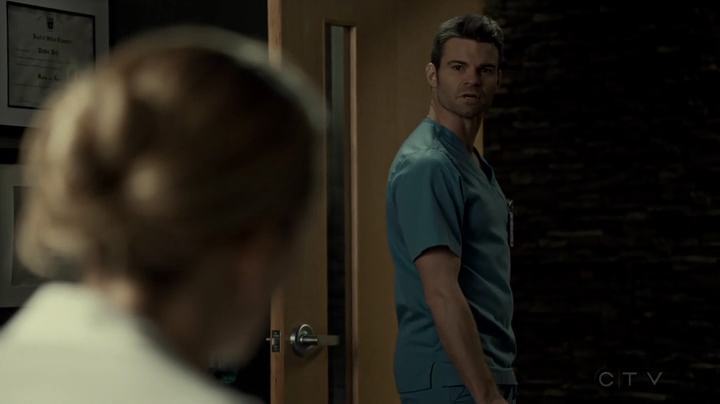 VampireDiariesWorld_dot_nl-SavingHope3x12-2343.jpg