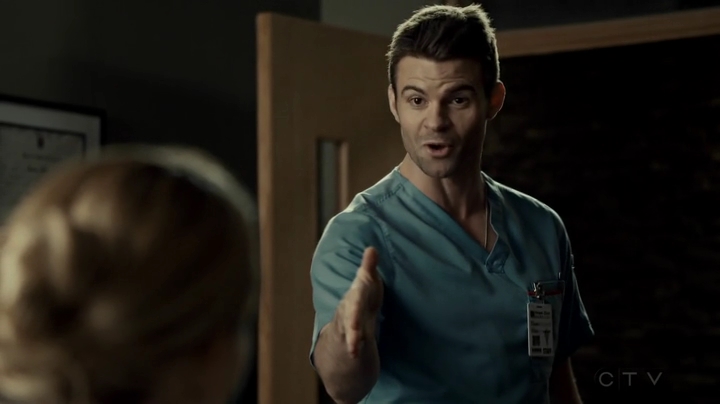 VampireDiariesWorld_dot_nl-SavingHope3x12-2354.jpg