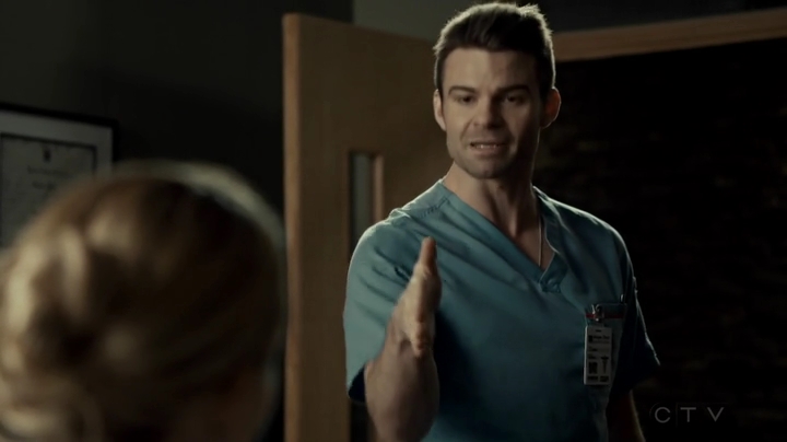 VampireDiariesWorld_dot_nl-SavingHope3x12-2356.jpg