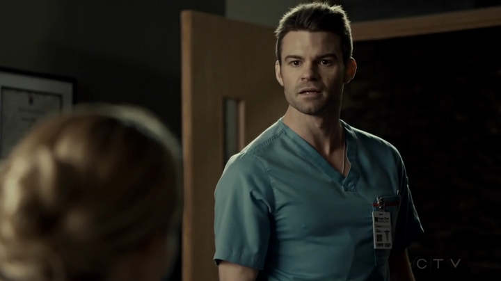 VampireDiariesWorld_dot_nl-SavingHope3x12-2358.jpg