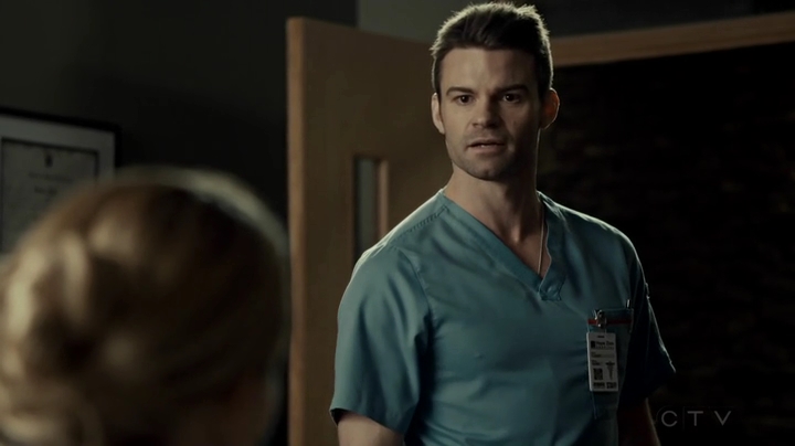 VampireDiariesWorld_dot_nl-SavingHope3x12-2360.jpg