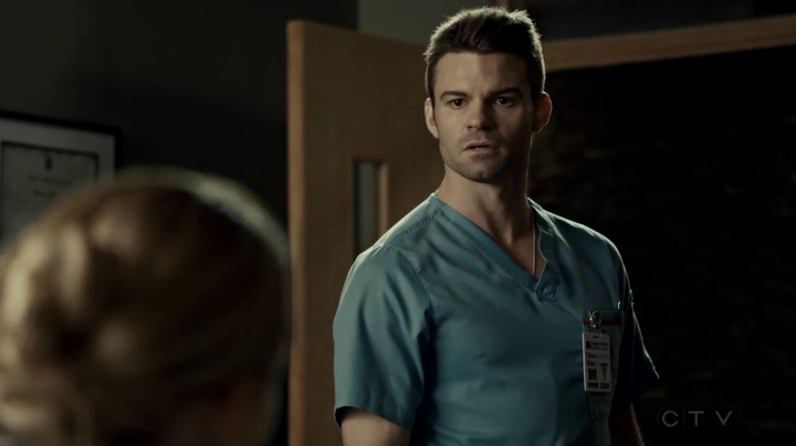 VampireDiariesWorld_dot_nl-SavingHope3x12-2365.jpg