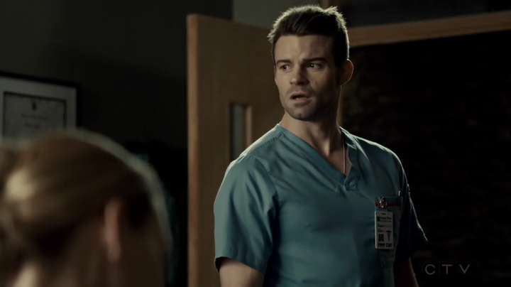 VampireDiariesWorld_dot_nl-SavingHope3x12-2374.jpg