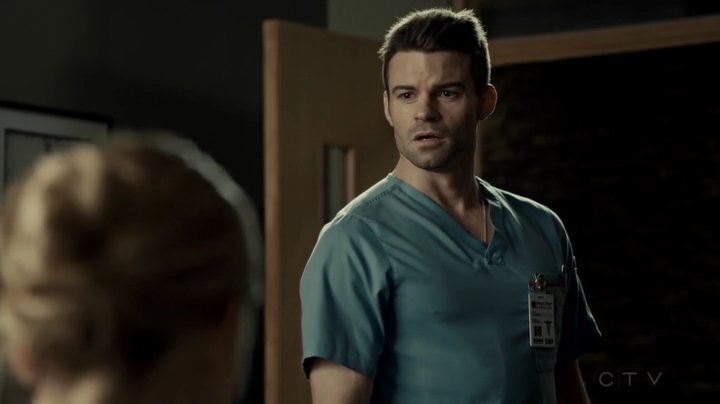 VampireDiariesWorld_dot_nl-SavingHope3x12-2375.jpg