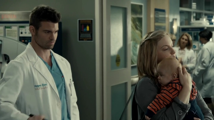 VampireDiariesWorld_dot_nl-SavingHope3x12-246.jpg