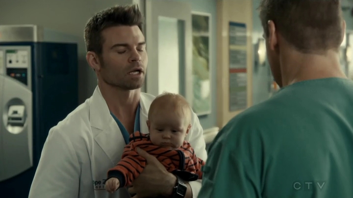 VampireDiariesWorld_dot_nl-SavingHope3x12-310.jpg