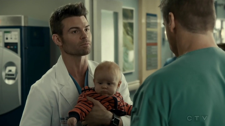 VampireDiariesWorld_dot_nl-SavingHope3x12-316.jpg