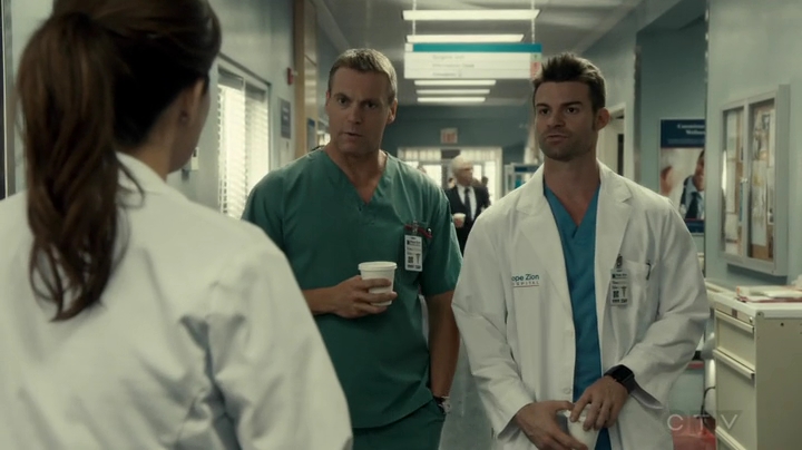 VampireDiariesWorld_dot_nl-SavingHope3x12-350.jpg