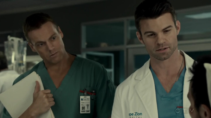 VampireDiariesWorld_dot_nl-SavingHope3x12-650.jpg