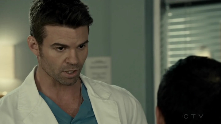 VampireDiariesWorld_dot_nl-SavingHope3x12-765.jpg